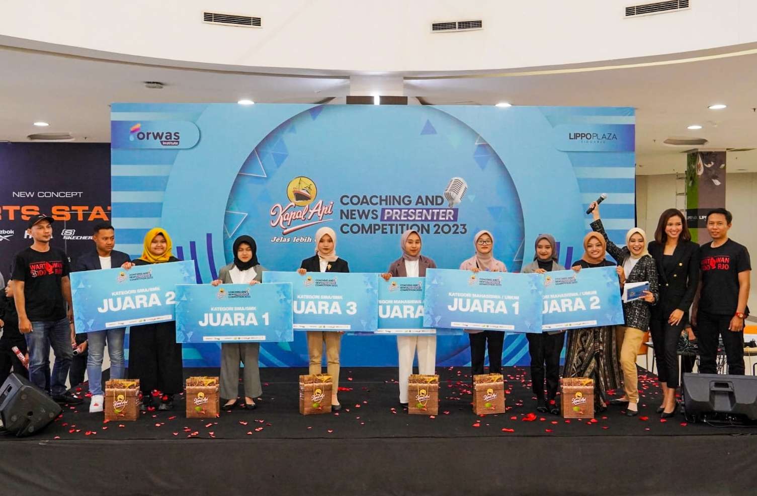 Pemenang lomba news presenter 2023 di Sidoarjo. (Foto: Aini Arifin/Ngopibareng.id)