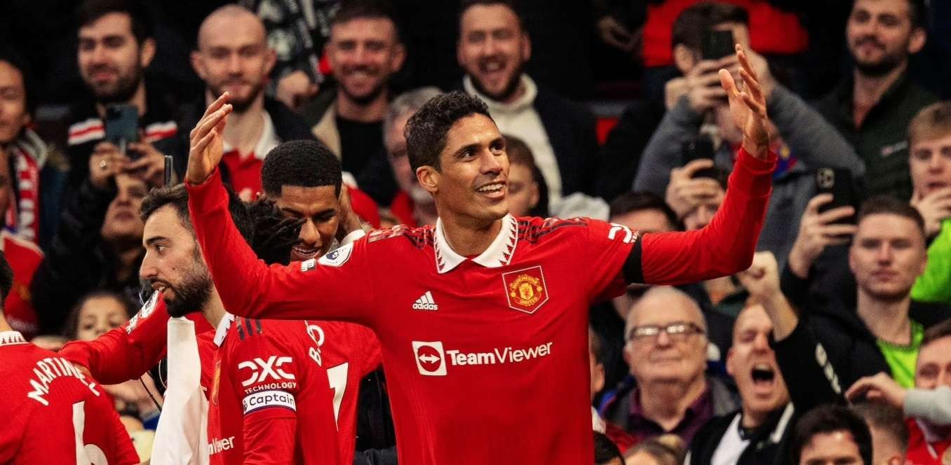 Raphael Varane tidak dalam kondisi fit jelang lawan Liverpool. (Foto: Twitter/@raphaelvarane)