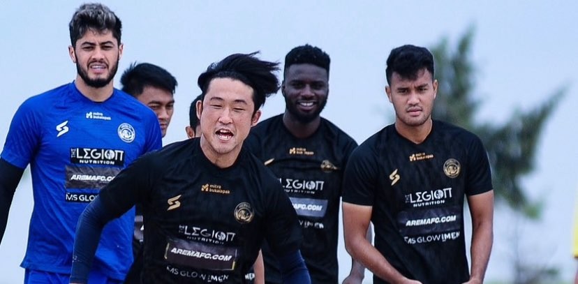 Pemain Arema FC saat menjalani sesi latihan (Foto: Twitter/@AremafcOfficial)