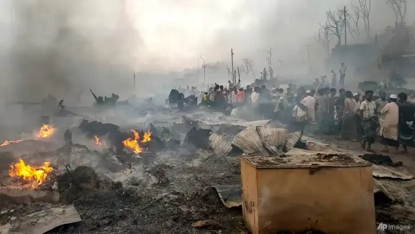 Kebakaran di Kamp Pengungsi etnis Rohingya di Cox's Bazar Bangladesh (Foto: AP Image)