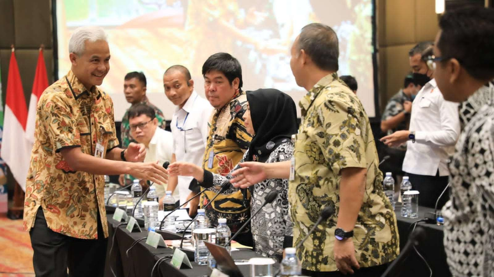 Gubernur Ganjar Pranowo mengumpulkan seluruh sektor pemangku kepentingan terkait pangan di Jawa Tengah. (Foto: Dok Jateng)