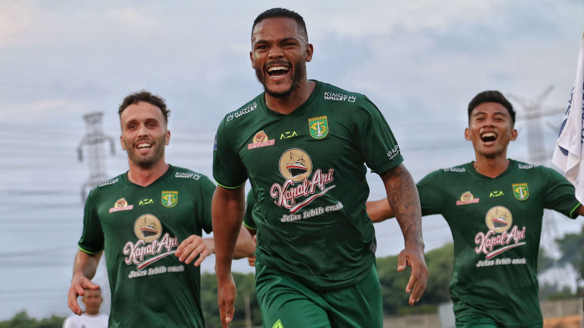 Striker, Paulo Victor menjadi tumpuan Persebaya dalam urusan menjebol gawang Barito Putera. (Foto: Fariz Yarbo/Ngopibareng.id)