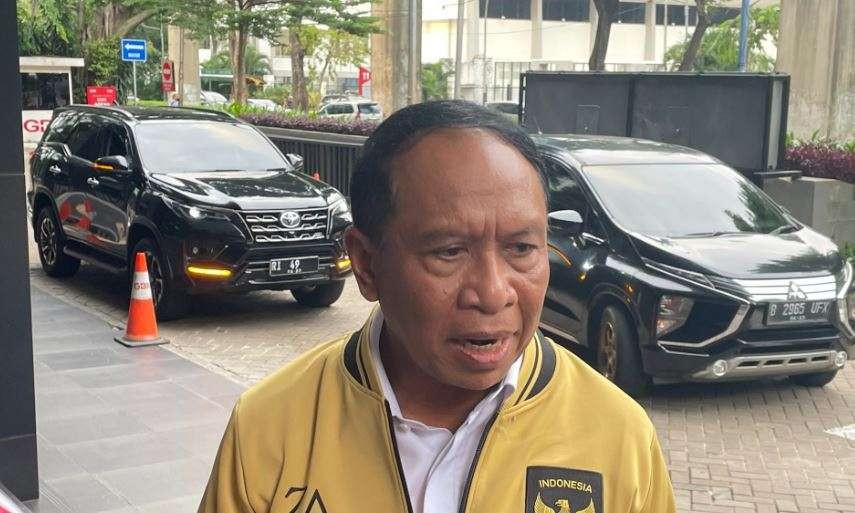 Zainudin Amali resmi menyerahkan surat pengunduran diri sebagai Menpora ke Mensesneg Pratikno, Kamis 9 Maret 2023. (Foto: Twitter)