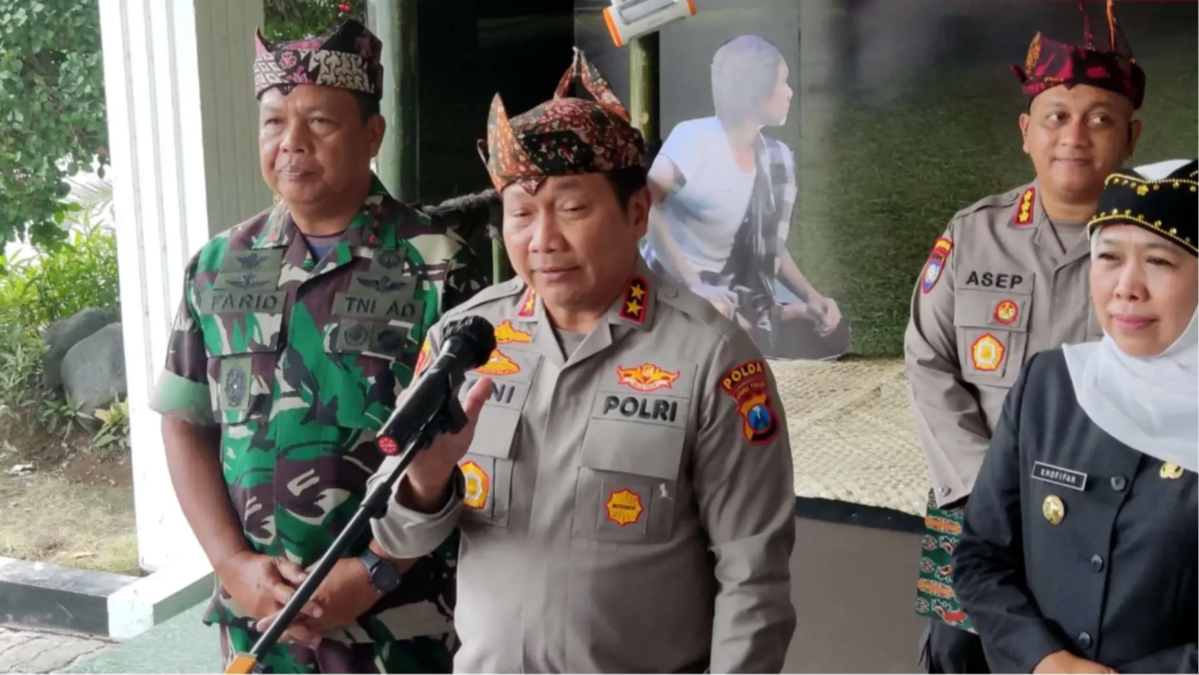 Kapolda Jatim, Irjen Pol Toni Harmanto dan Gubernur Jatim Khofifah Indar Parawansa di  Surabaya, Selasa 31 Januari 2023. (Foto: Fariz Yarbo/Ngopibareng.id)