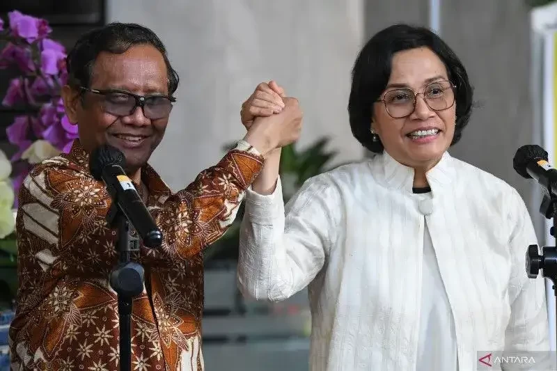 Menko Polhukam Mahfud MD bersama Menkeu Sri Mulyani jumpa pers terkait kasus Rafael Alun Trisambodo. (Foto: Ant)