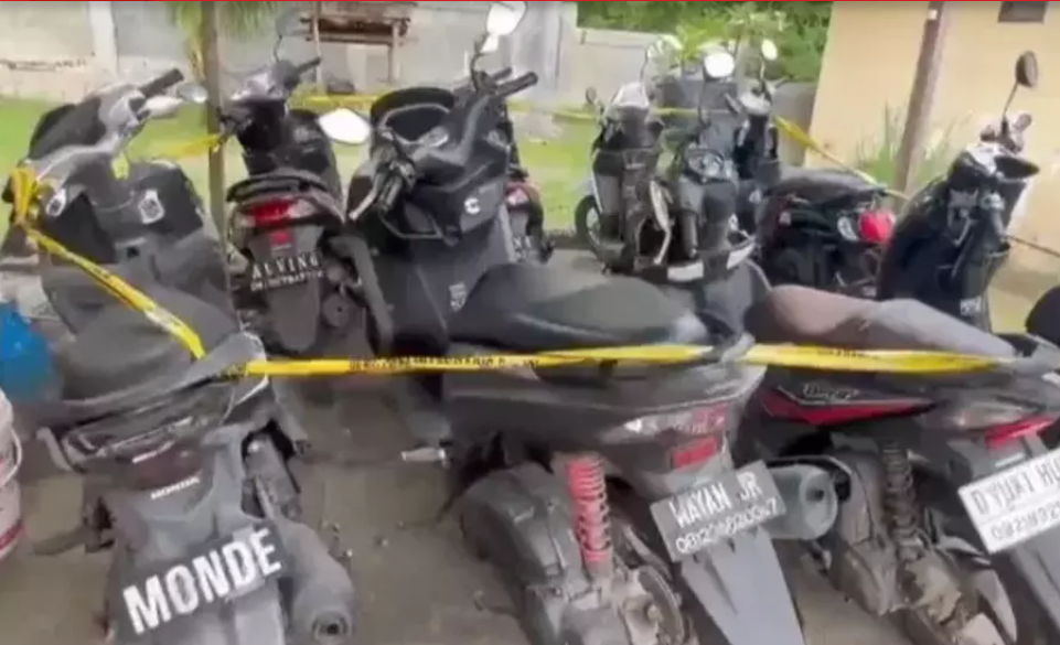 Pelat  motor ilegal di Bali. (Foto: BeritaSatu)