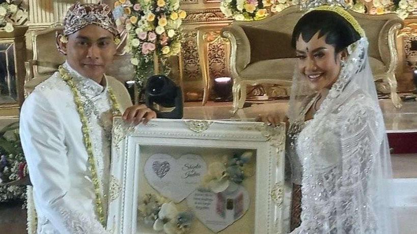 Pasangan suami istri, Indra Kristianto dan Shinta Bachir. (Foto: Instagram)