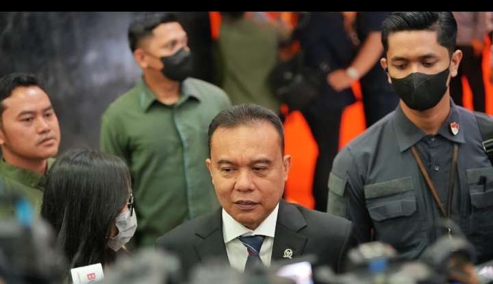 Wakil Ketua DPR RI Lodewijk Freidrich Paulus, membacakan pidato Ketua DPR Puan Maharani pada pembukaan masa sidang (Foto: Media Parlemen)