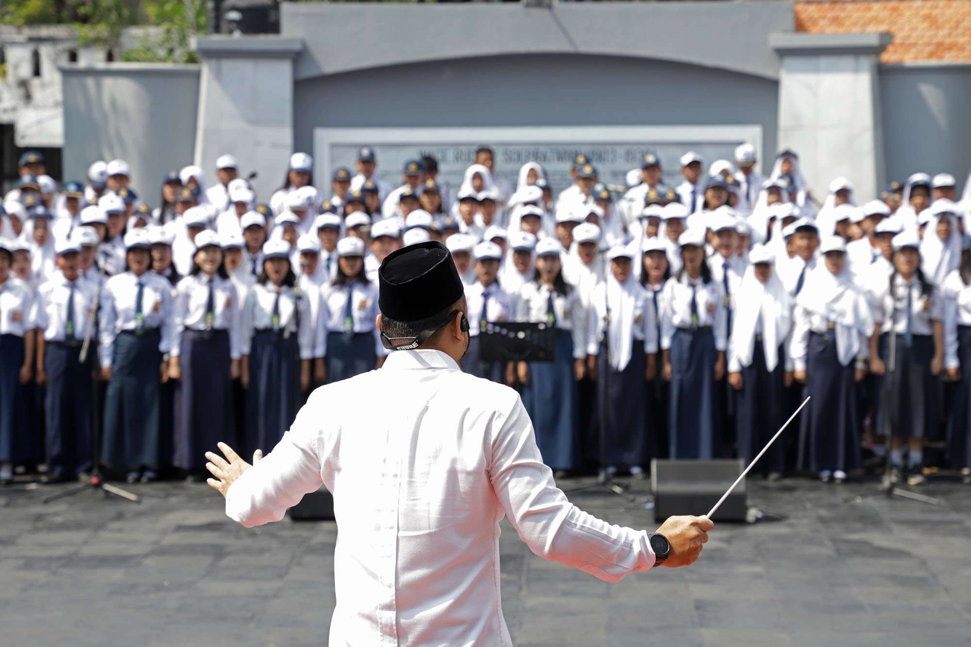 Sekolah di Surabaya akan putarkan lagu Indonesia Setiap pagi mulai minggu depan. (Foto: Humas Pemkot Surabaya)