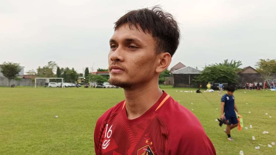 Al Hamra Hehanusa, pemain belakang Persik Kediri yang memiliki naluri mencetak gol seperti penyerang. (Foto: Fendhy Lesmana/Ngopibareng.id)