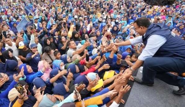 Anies Baswedan denfan pendukungnya du Lampung ( foto:  dokumen Nasdem )