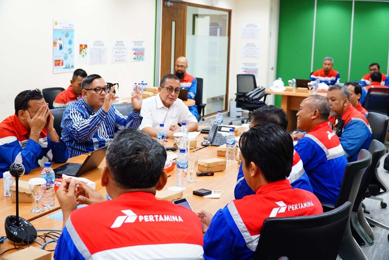 Komisaris Utama PEPC Taufan Hunneman saat menyampaikan sambutan dalam rangkaian kegiatan Management Walkthrough (MWT) ke lapangan JTB di Ngasem, Bojonegoro, Jawa Timur pada Kamis 16 Maret 2023. (Foto: dok. PEPC)