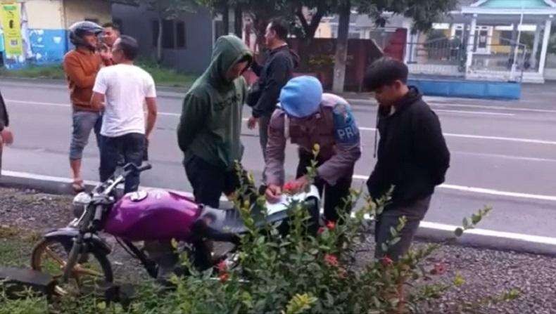 Polres Mojokerto menggerebek aksi balap liar di Jalan Raya Bangsal, Minggu, 26 Maret 2023 dini hari. Sepuluh peserta tertangkap dalam  aksi ini. (Foto: Instagram)