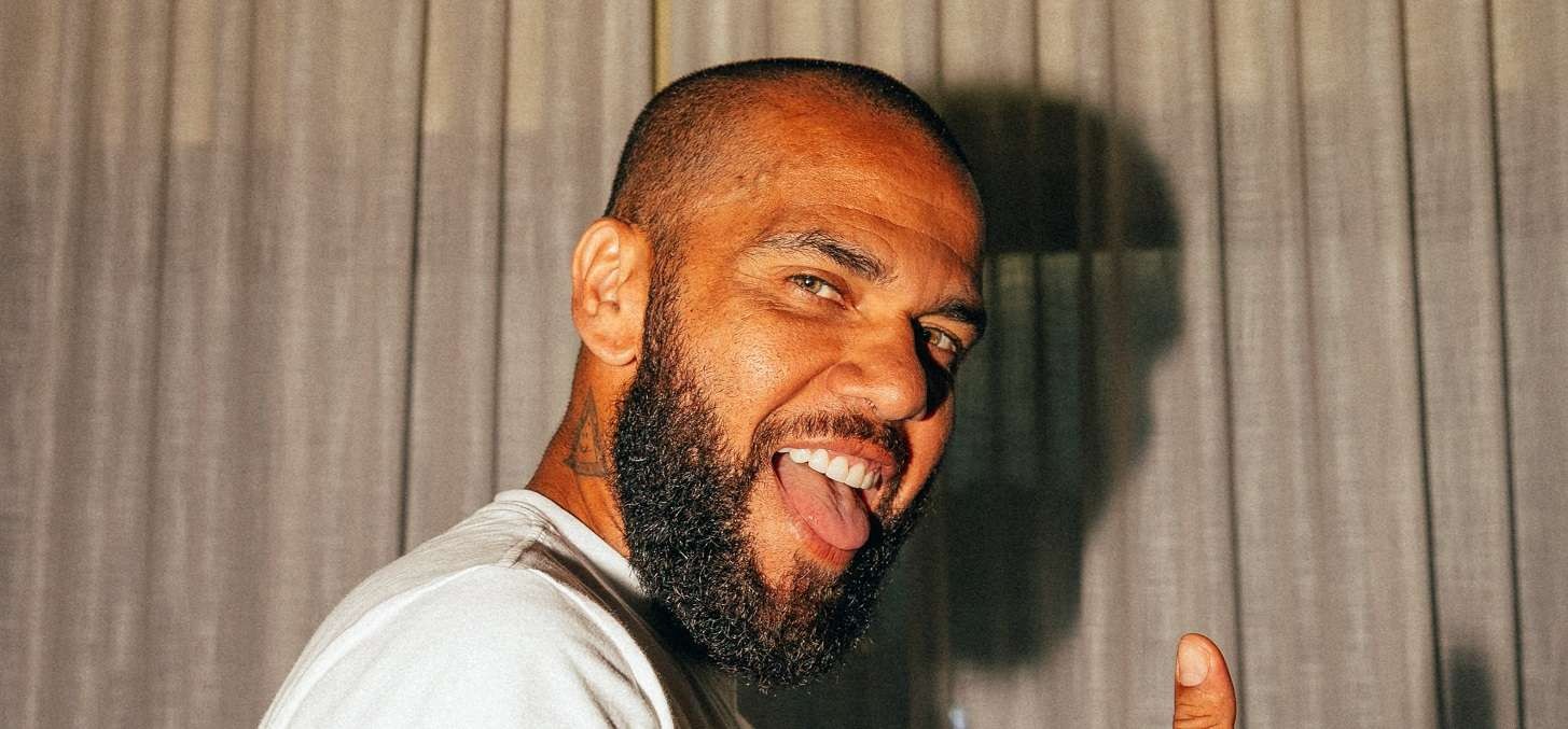 Ketenaran Dani Alves tak luntur meski kini mendekam di penjara. (Foto: Twitter/DaniAlvesD2)