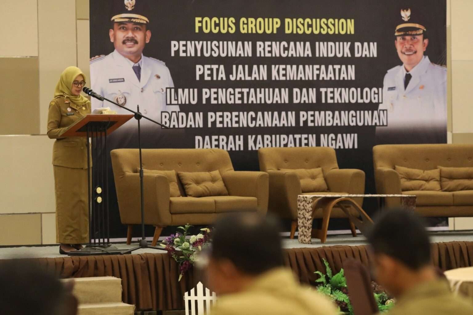 Pemerintah Kabupaten Ngawi melalui Bappeda gelar Focus Group Discussion (FGD) bertema penyusunan rencana induk dan peta jalan kemanfaatan ilmu pengetahuan dan teknologi, di Kurnia Convention Hall, Selasa 28 Maret 2023. (Foto: dok. Kominfo Ngawi)