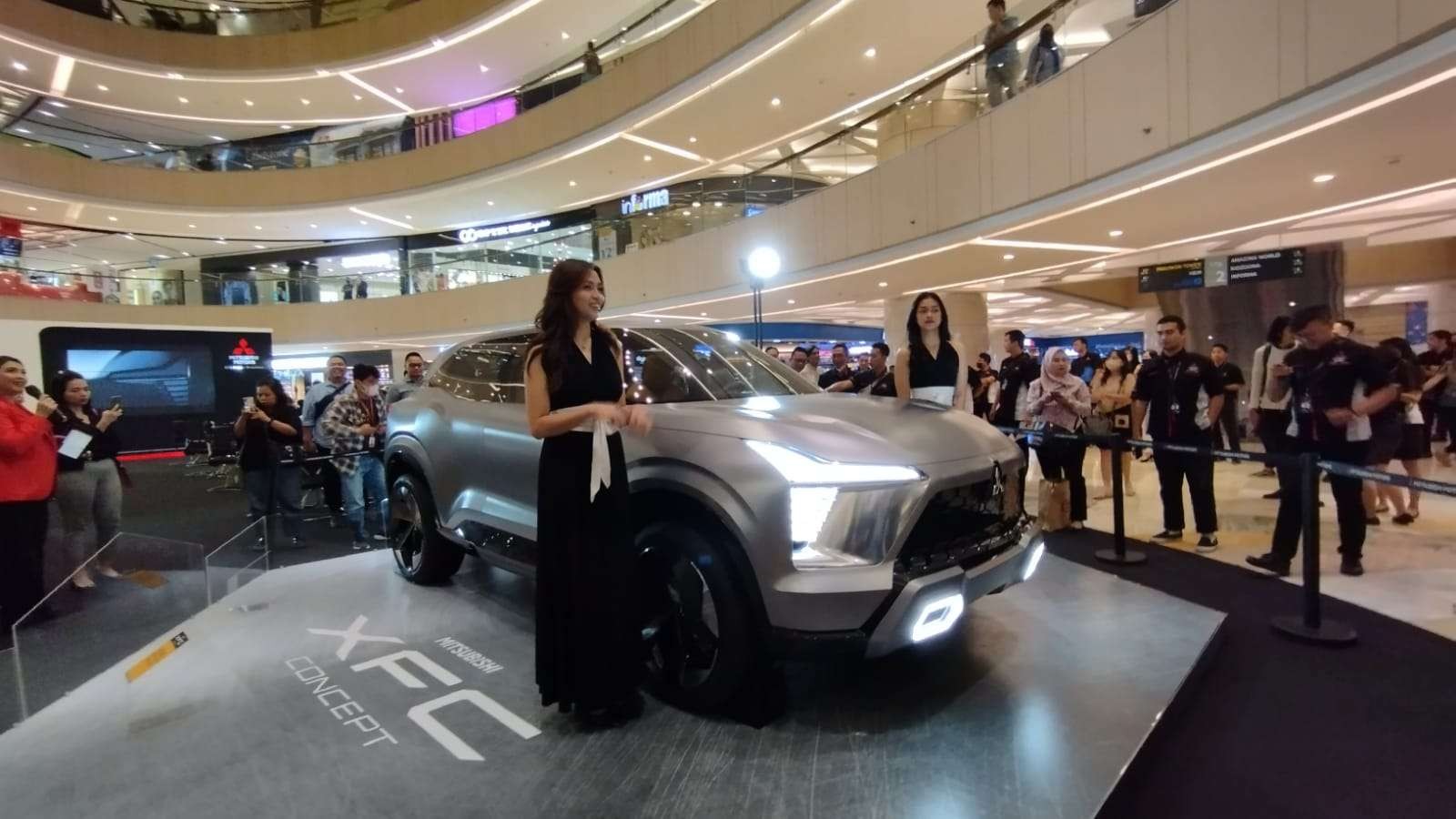 Pameran Mitsubishi XFC Concept di Tunjungan Plaza Surabaya. (Foto: Istimewa)