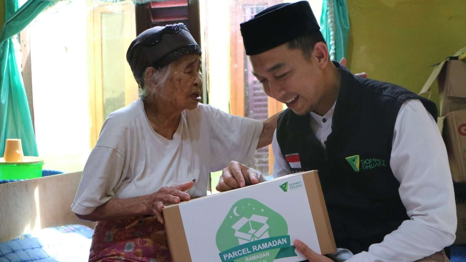 Dompet Dhuafa Lampung membagikan puluhan paket kebaikan di Kelurahan Kangkung dan Kelurahan Sukaraja, Kecamatan Bumi Waras, Kota Bandar Lampung, Kamis 23 Maret 2023. (Foto: Dokumentasi Dompet Dhuafa)