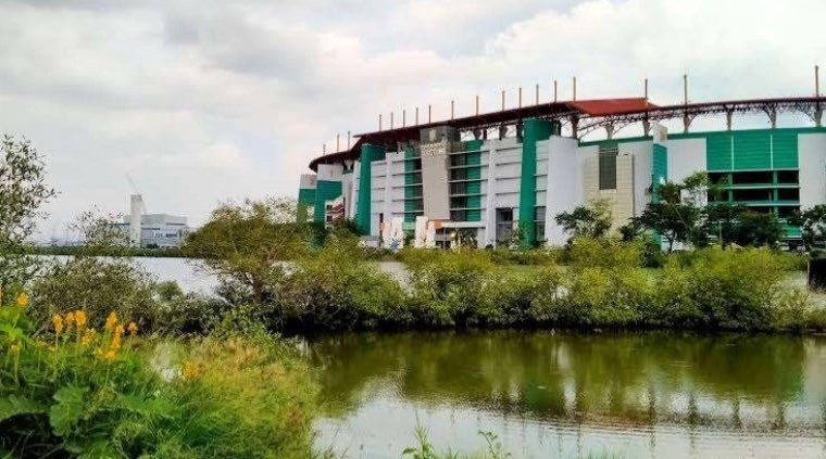 Persebaya ingin main di kandang, Stadion Gelora Bung Tomo. (Foto: Fariz Yarbo/Ngopibareng.id)