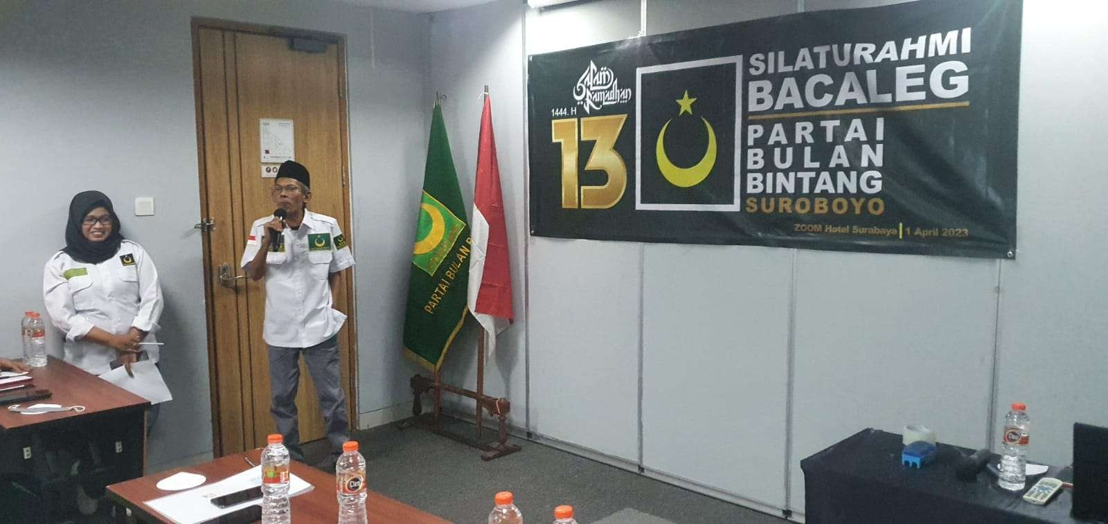 Ketua DPC PBB Kota Surabaya, Samsurin, saat memberikan sambutan pada acara Silaturahmi Bacaleg Partai Bulan Bintang Suroboyo, 1 April 2023 di Zoom Hotel, Surabaya. (Foto: dok. DPC PBB Kota Surabaya)