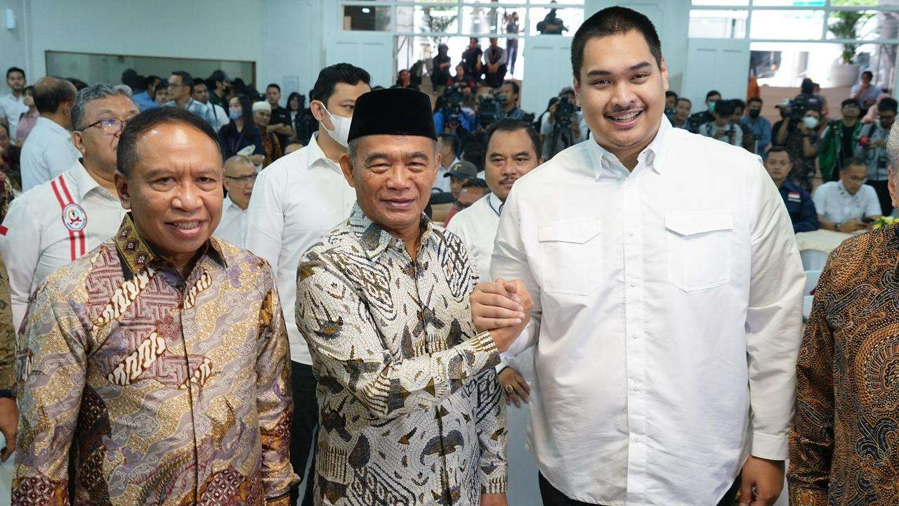 Menko PMK Muhadjir Effendy dengan Kemenpora Dito Ariotejo. (Foto: Biro Pers Menko PMK)