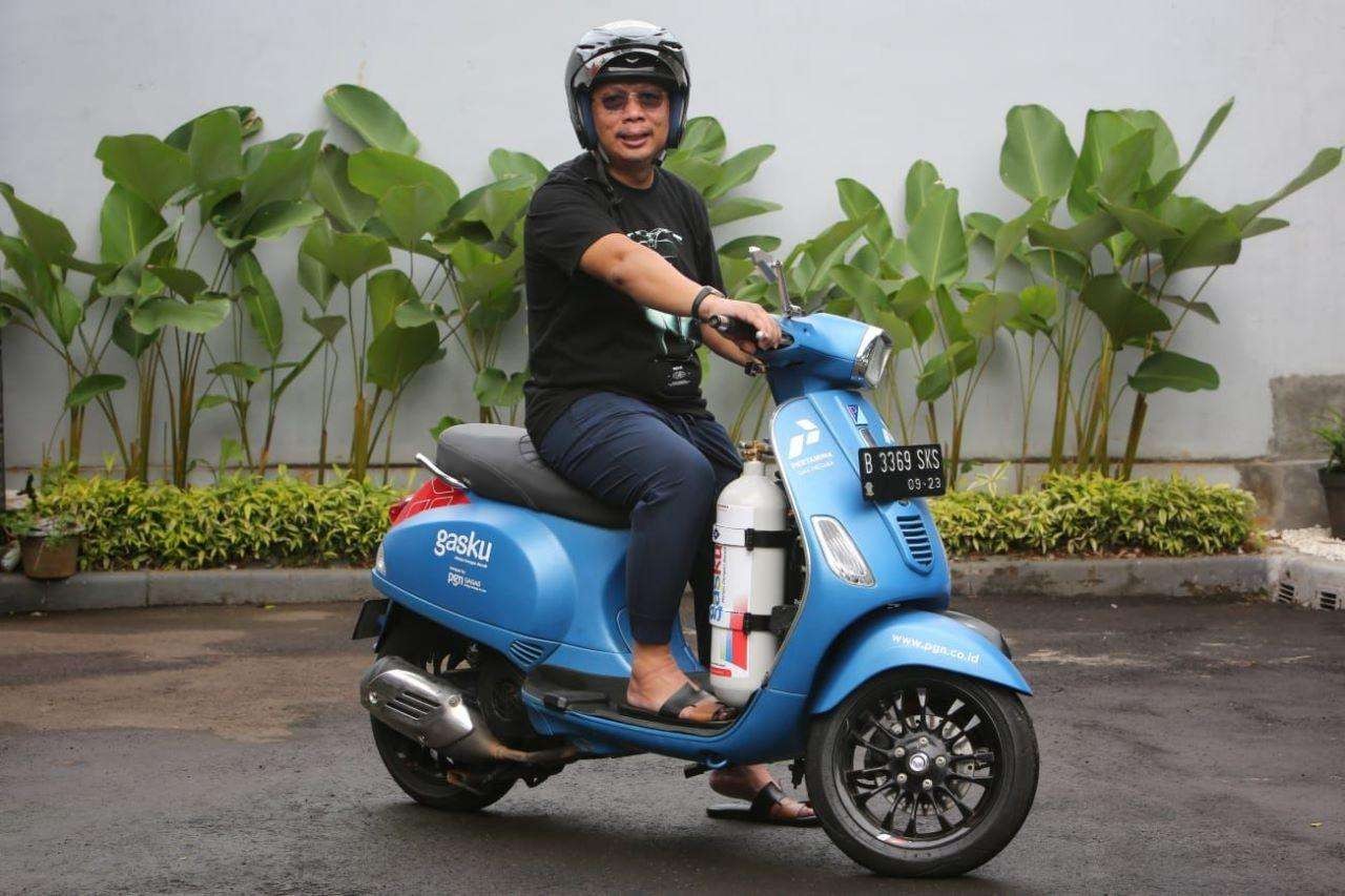 Motor Vespa, salah satu kendaraan yang didesain menggunakan bahan bahar gas (BBG). (Foto: dok. Pertamina)