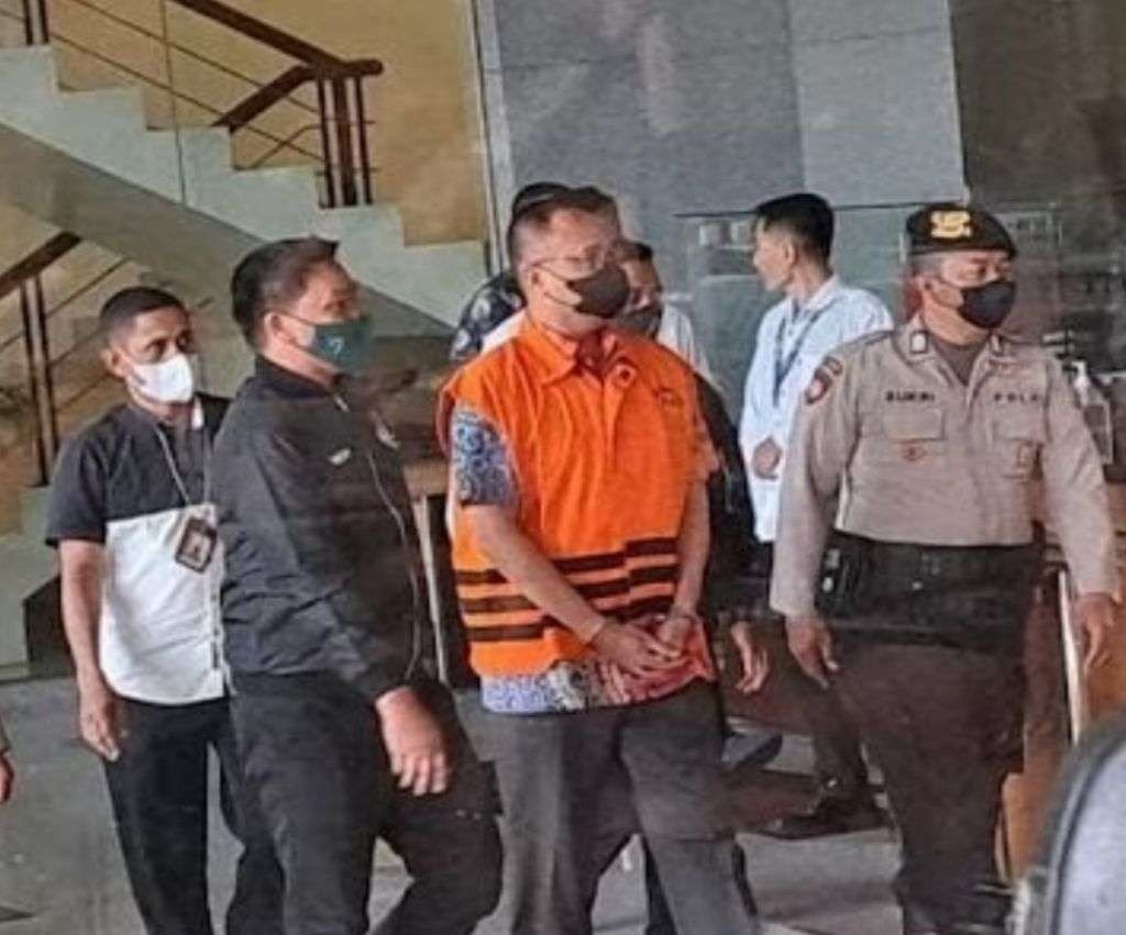 Rafael Alun memakai rompi oranye, Senin 3 April 2023. (Foto: dok. KPK)