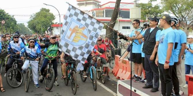 Gowes bersama Walikota Pasuruan diramaikan ribuan peserta. (Foto: Istimewa)