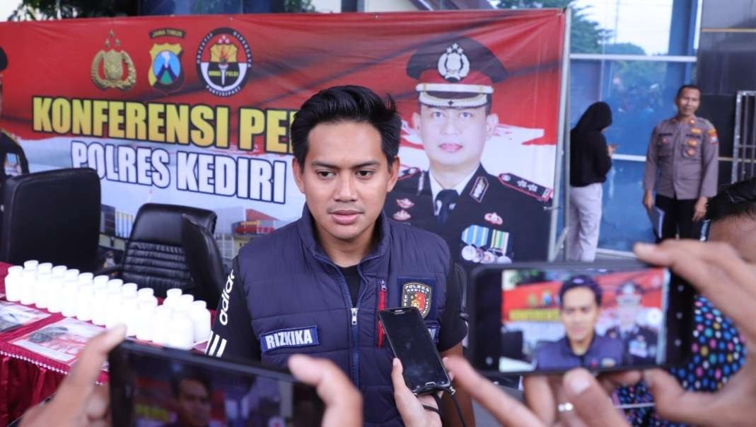 Unit Reskrim Polres Kediri berhasil menyibak tabir kasus kematian ibu yang ditemukan meninggal bersama sang bayi di kebun tebu Desa Siman(Foto: Istimewa)