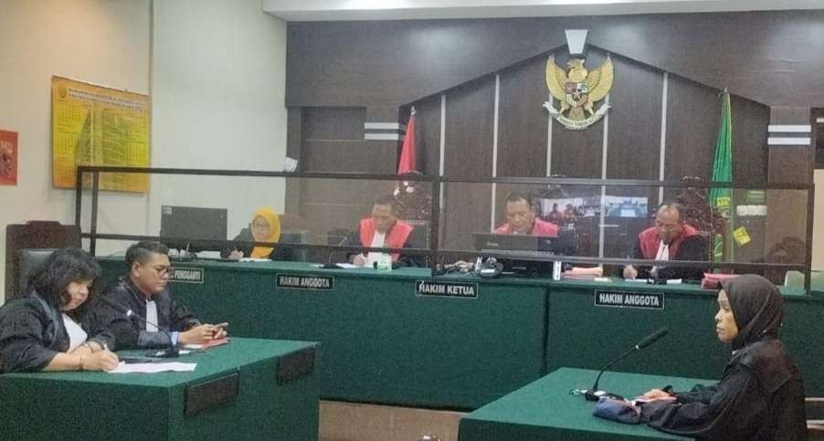 Sidang luring dan daring oknum polisi yang berpesta sabu (Foto: Istimewa)