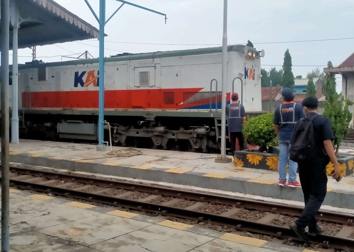 Ilustrasi penumpang kereta api saat hari libur paskah di Daop 8. (Foto: Ikhsan Mahmudi/Ngopibareng.id)