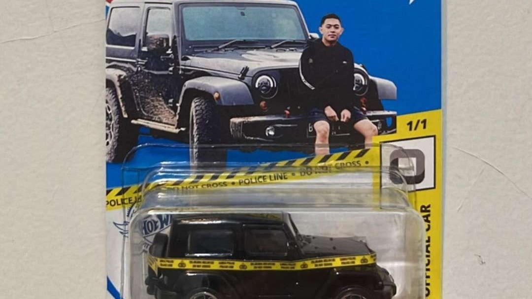 Hot Wheels Rubicon lengkap dengan foto Mario Dandy Satrio, tersangka kasus penganiyaan David Ozora. (Foto: Instagram @winsonreynaldi)