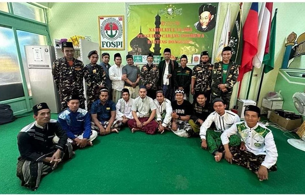 Sejumlah aktivis NU di Masjid di Tongkang, Taiwan. (Foto: maruf khozin)