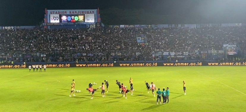 Stadion Kanjuruhan saat masih dipakai untuk kompetisi Liga 1 (Foto: Lalu Theo/Ngopibareng.id)