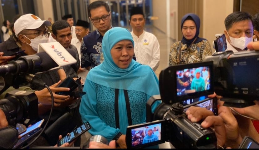 Gubernur Khofifah Indar Parawansa menyebut pemudik menuju Jawa Timur meningkat 18 persen. (Foto: Lalu Theo/Ngopibareng.id)