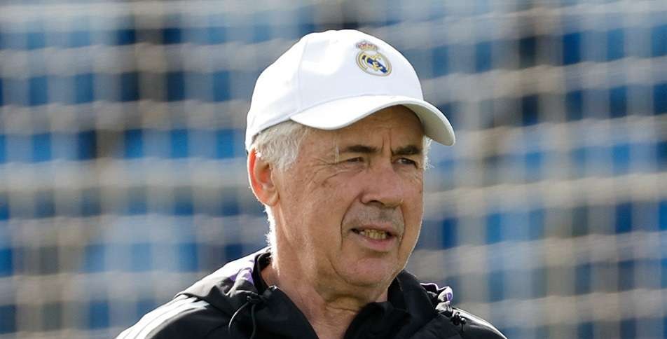 Pelatih Real Madrid Carlo Ancelotti saat memimpin latihan timnya. (Foto: Twitter/@realmadrid)