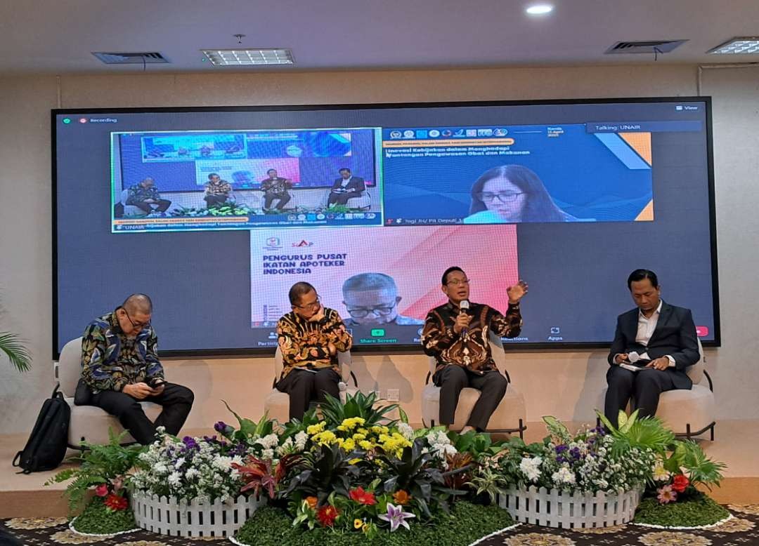 Seminar Nasional bertajuk "Inovasi Kebijakan Dalam Menghadapi Tantangan Pengawasan Obat dan Makanan" Kamis, 13 April 2023. (Foto: Pita Sari/Ngopibareng.id)