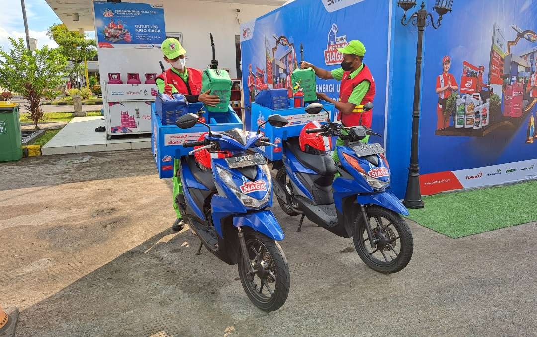 Layanan motoris yang disediakan Pertamina Patra Niaga Regional Jatimbalinus untuk antispasi kehabisan BBM di tengah jalan saat mudik. (Foto: Pita Sari/Ngopibareng.id)