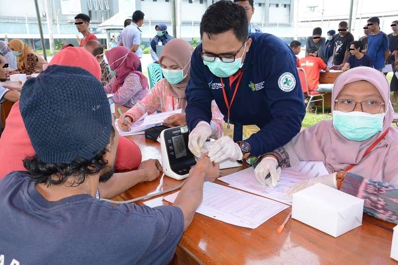 Pemeriksaan terhadap seorang warga binaan di Jakarta. (Foto: dok. kemenkumham)