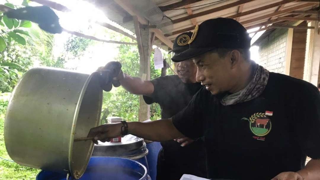 Kegiatan ngaji tani komunitas Ngaji Tani bekerja sama dengan Ansor-Lazisnu ranting Desa Gogodeso, Kabupaten Blitar, Jawa Timur. (Foto: Choirul Anam/Ngopibareng.id)