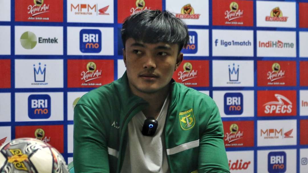 Kiper Persebaya, Ernando Ari. (Foto: Fariz Yarbo/Ngopibareng.id)