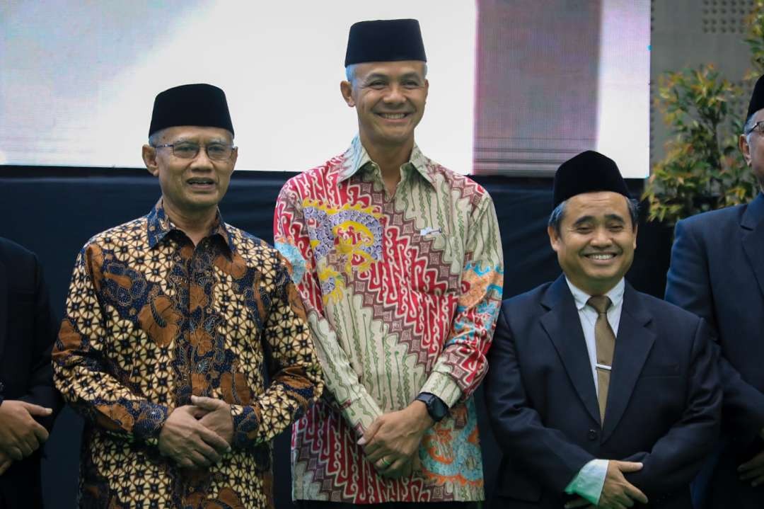 Gubernur Ganjar Pranowo saat menghadiri pelantikan  Pengurus Wilayah Muhammadiyah dan ‘Aisyiyah Jawa Tengah Periode 2022-2027 di Edutorium KH Ahmad Dahlan UMS, Surakarta, Minggu, 16 April 2023. (Foto: Ist)