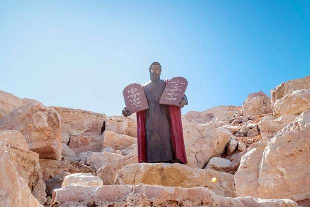 Gunung Sinai. (Foto: history of religion)