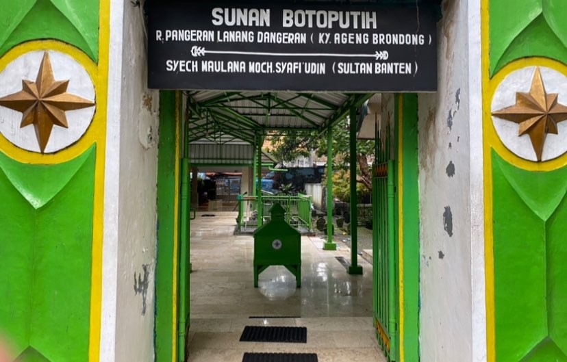 Depan makam Sunan Boto Putih (Foto: Andhi Dwi/Ngopibareng.id)