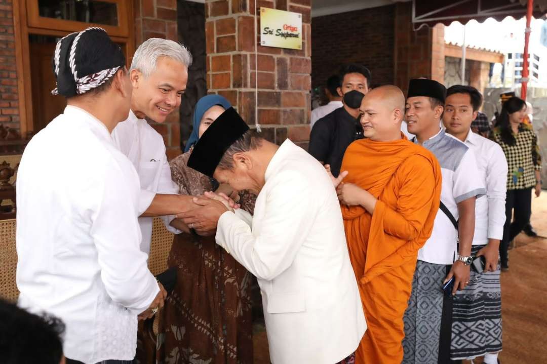 Puluhan tokoh gereja datangi open house Ganjar Pranowo di rumah kelahirannya, Tawangmangu, Karanganyar. (Foto: Humas Pemprov Jateng)