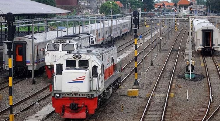 H+2 Lebaran sebanyak 18.973 penumpang berangkat dari Stasiun Daop 8 Surabaya. (Foto: Dokumentasi Ngopibareng.id)