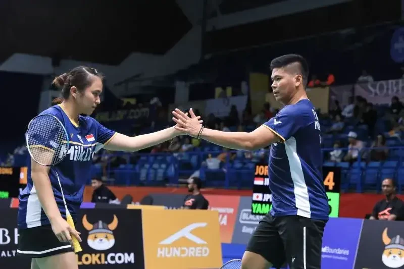 Praveen Jordan/Melati Daeva Oktavianti mengunci kemenangan pada babak pertama Kejuaraan Bulu Tangkis Asia (BAC) 2023 usai mengalahkan pasangan Kyohei Yamashita/Naru Shinoya. (Foto: PBSI)