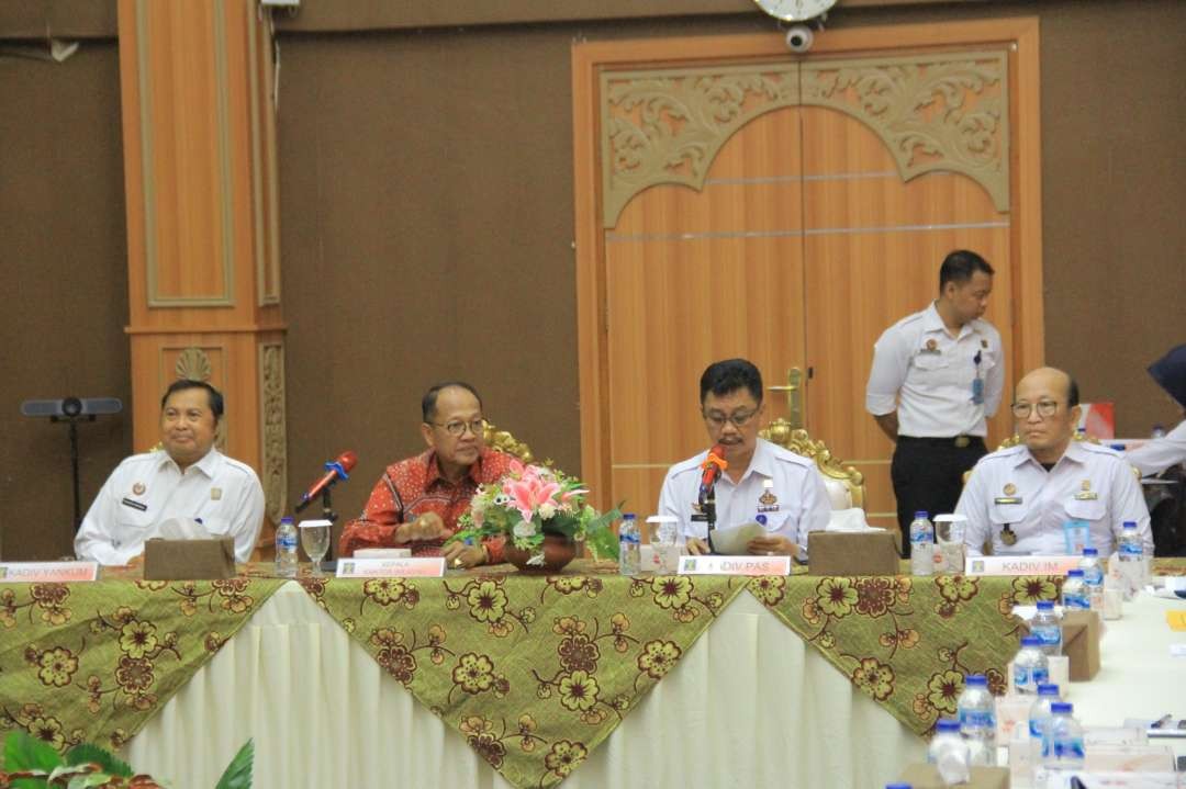 Kanwil Kemenkumham Jatim menggelar forum koordinasi yang melibatkan Pengadilan, Kemenkumham, Kejaksaan, Kepolisian dan Badan Narkotika Nasional (Dilkumjakpol Plus) pada 27 April 2023. (Foto: istimewa)