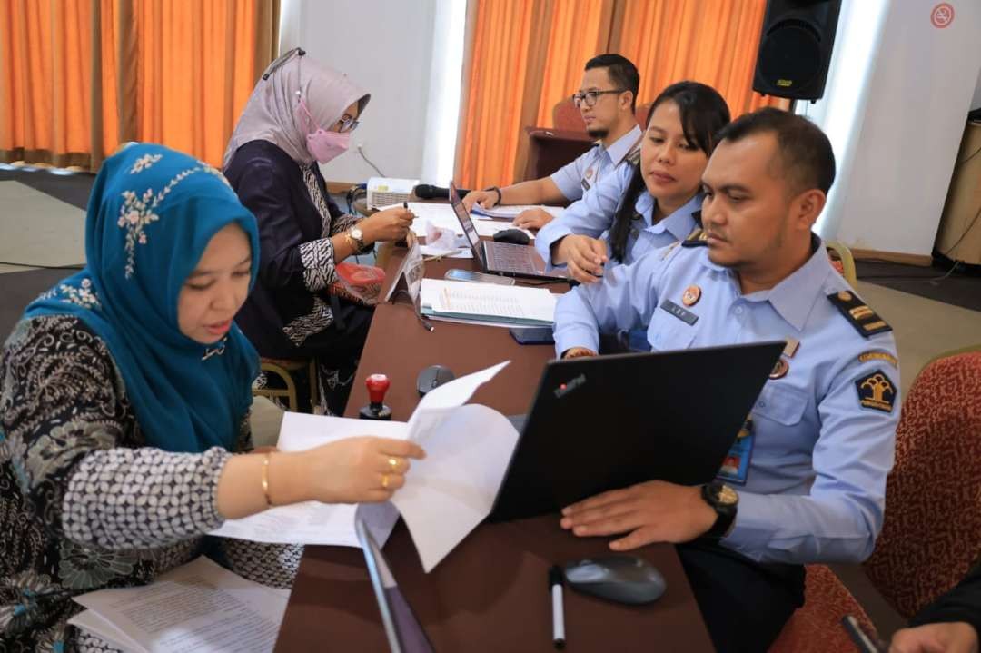 Kanwil Kemenkumham Jatim menggelar Audit Penerapan Kepatuhan Prinsip Mengenali Pengguna Jasa (PMPJ) notaris untuk wilayah Jember. (Foto: Dok Kanwil Kemenkumham Jatim)