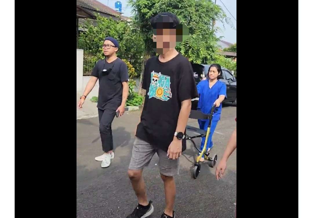 David Ozora sudah bisa jalan sendiri selama 12 menit tanpa alat bantu. (Foto: Twitter @seeksixsuck)