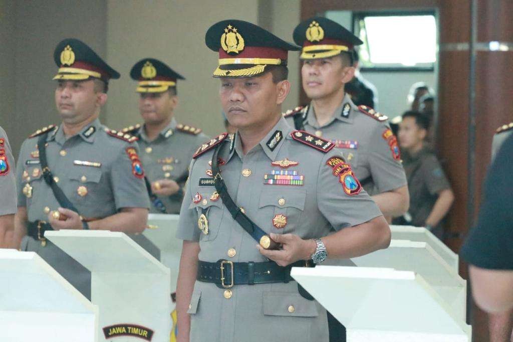 AKBP Suryono, Kapolres Tuban yang baru saat mengikuti prosesi serah terima jabatan di Polda Jatim (Dok. Polres Tuban)